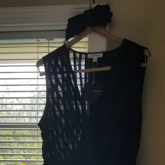 Black Handkerchief Hem Sleeveless Dress - Picture 6 of 6